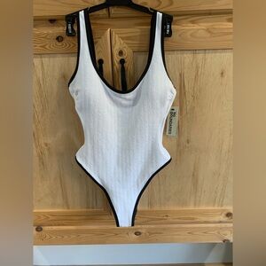 No Boundaries White and Black Womens Cheeky High Leg One Piece Swimsuit sz S NWT